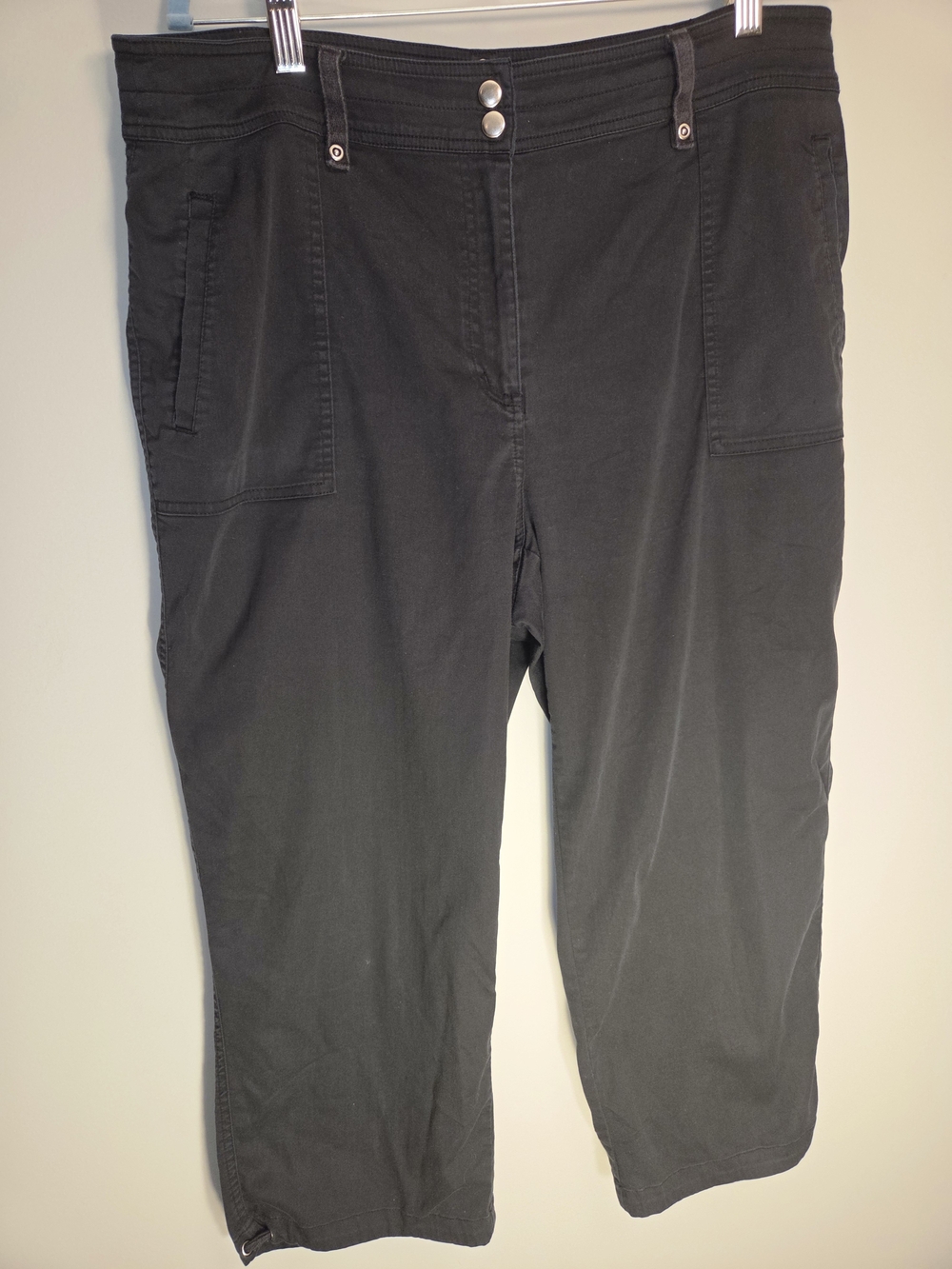 Chico's Black Cargo Crop Capri Pants - Size 3 (US Women's 16 / XL)